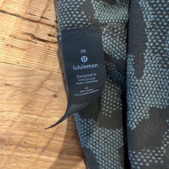 Lululemon hat - Picture 3 of 3